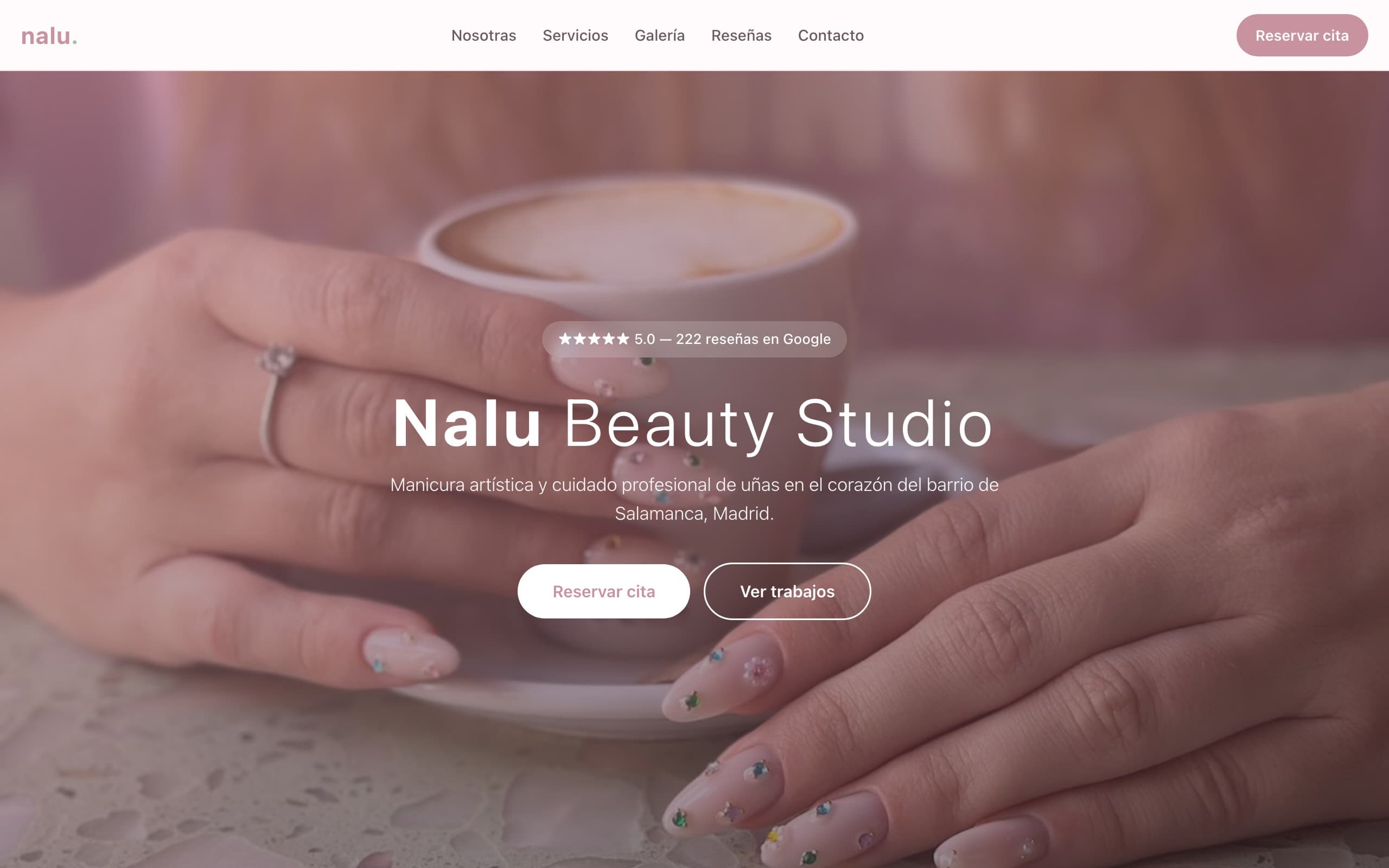 Web de Nalu Beauty Studio, creada con webbia
